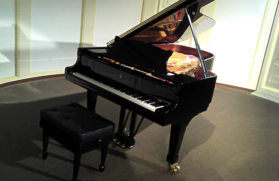 Afinació de pianos al Casal del Metge, Barcelona