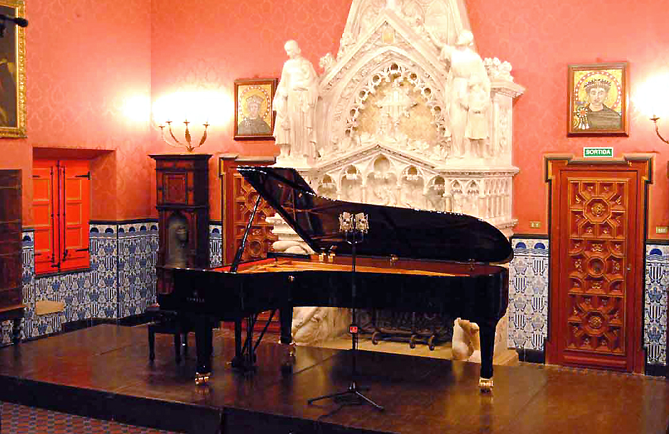 Afinació de pianos al Palau Maricel, Sitges