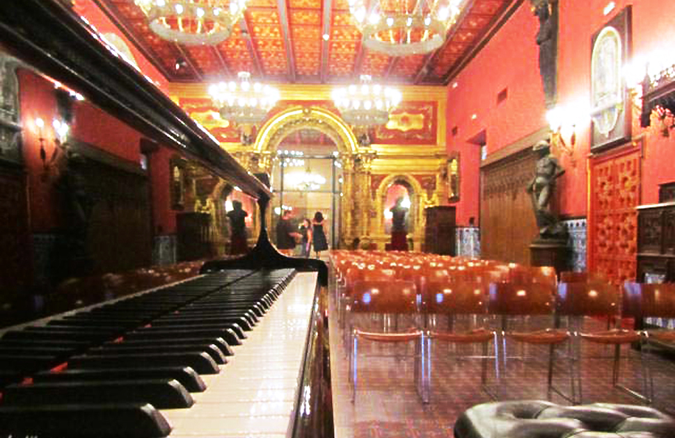 Afinació de pianos al Palau Maricel, Sitges